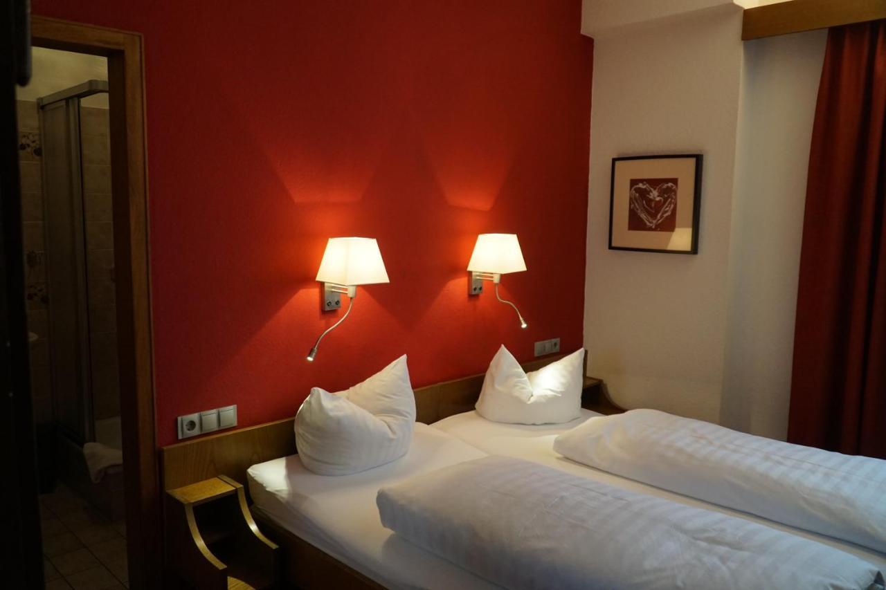 Hotel Zum Goldenen Ochsen Майкамер Екстериор снимка