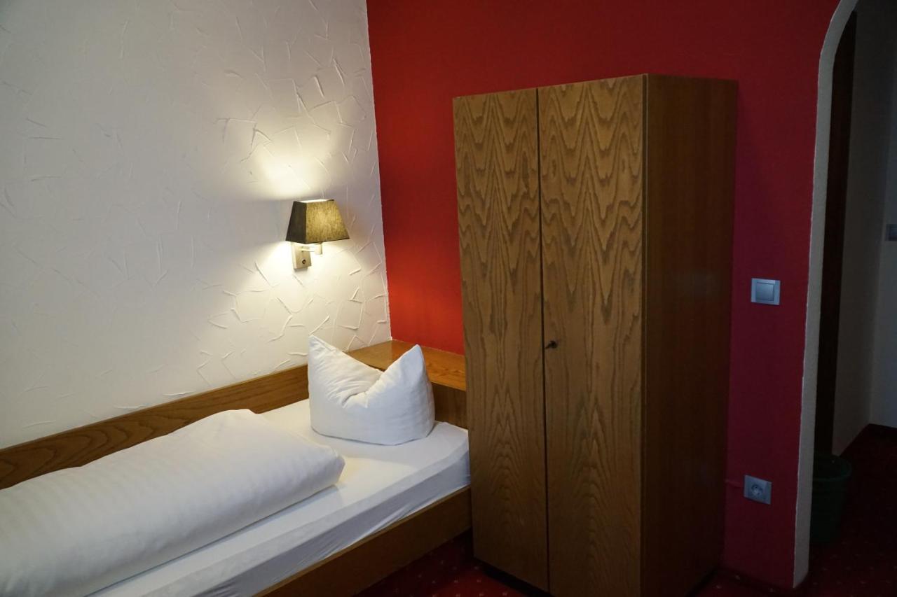 Hotel Zum Goldenen Ochsen Майкамер Екстериор снимка