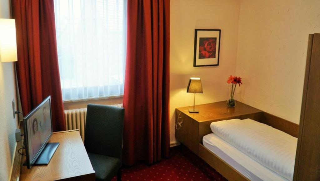 Hotel Zum Goldenen Ochsen Майкамер Екстериор снимка