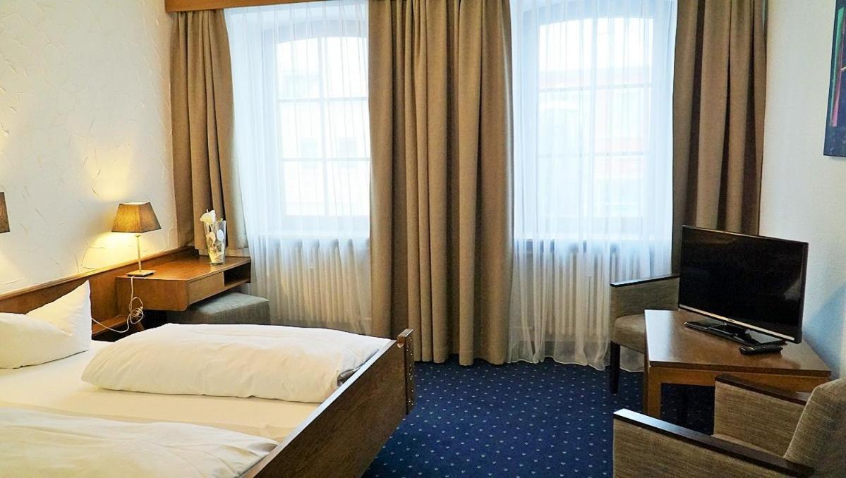 Hotel Zum Goldenen Ochsen Майкамер Екстериор снимка