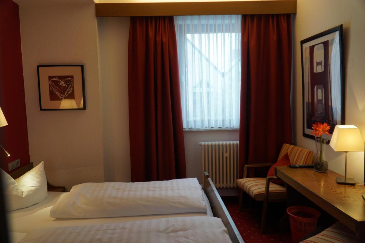 Hotel Zum Goldenen Ochsen Майкамер Екстериор снимка