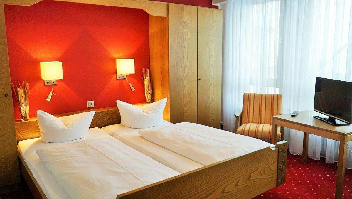 Hotel Zum Goldenen Ochsen Майкамер Екстериор снимка